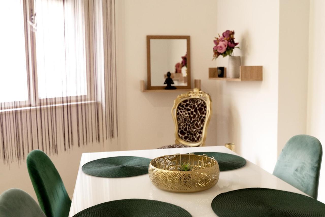 Fand Center Apartman Luxury Сегед Екстериор снимка