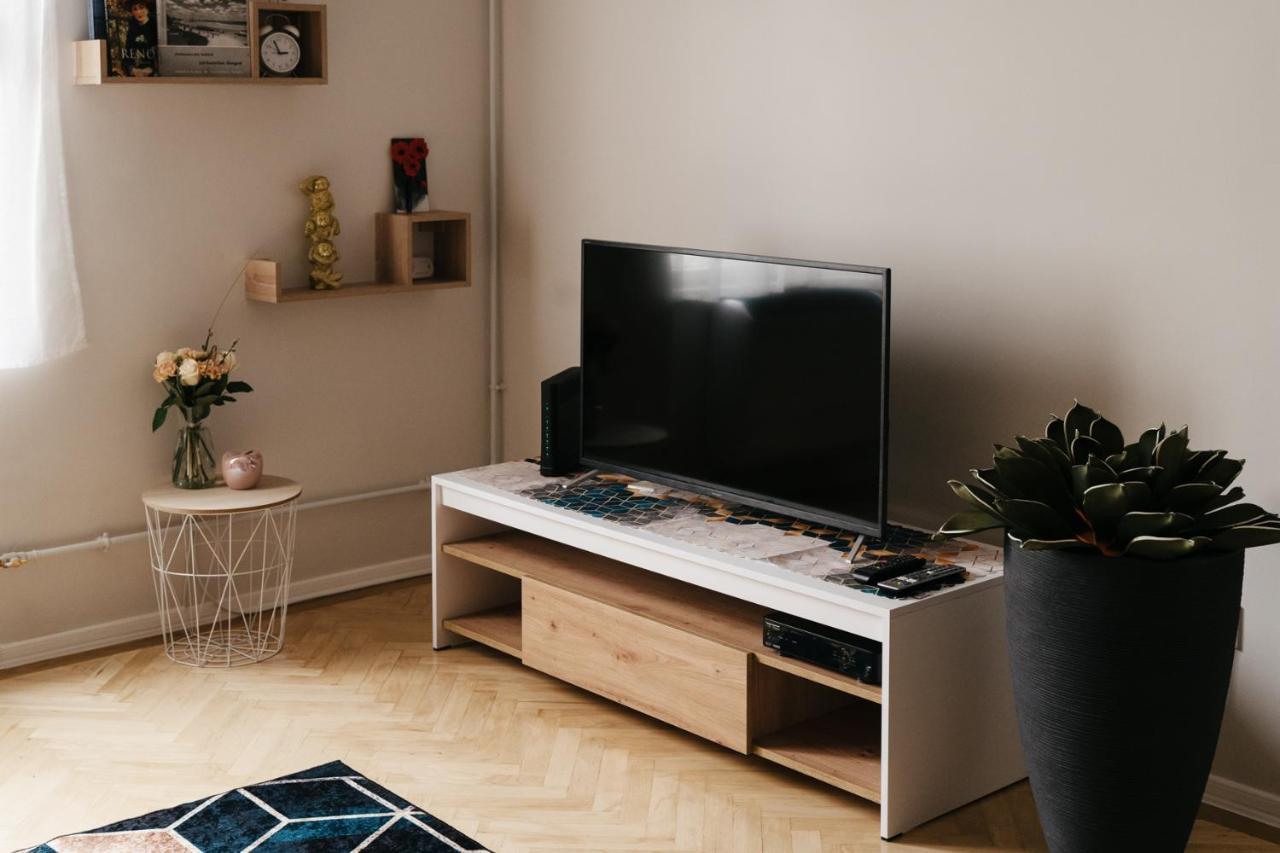 Fand Center Apartman Luxury Сегед Екстериор снимка