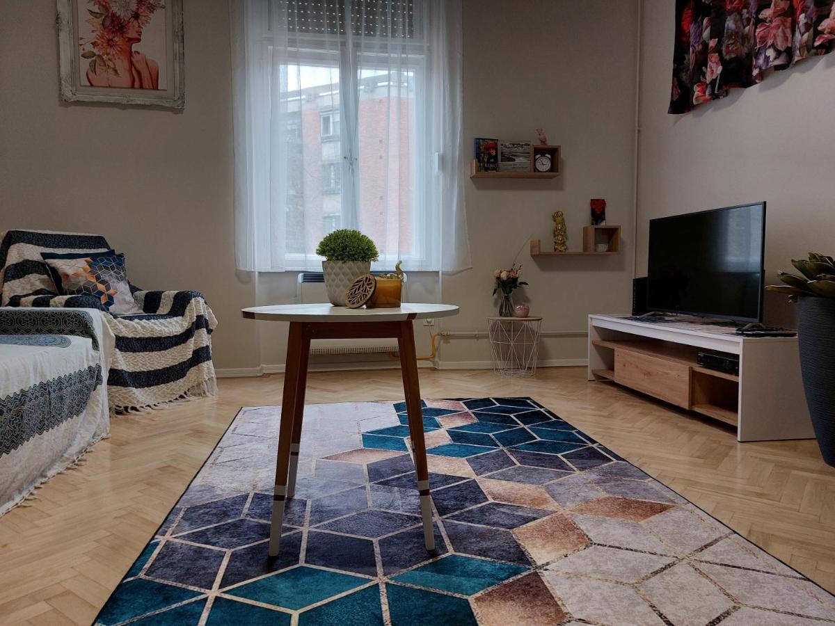 Fand Center Apartman Luxury Сегед Екстериор снимка